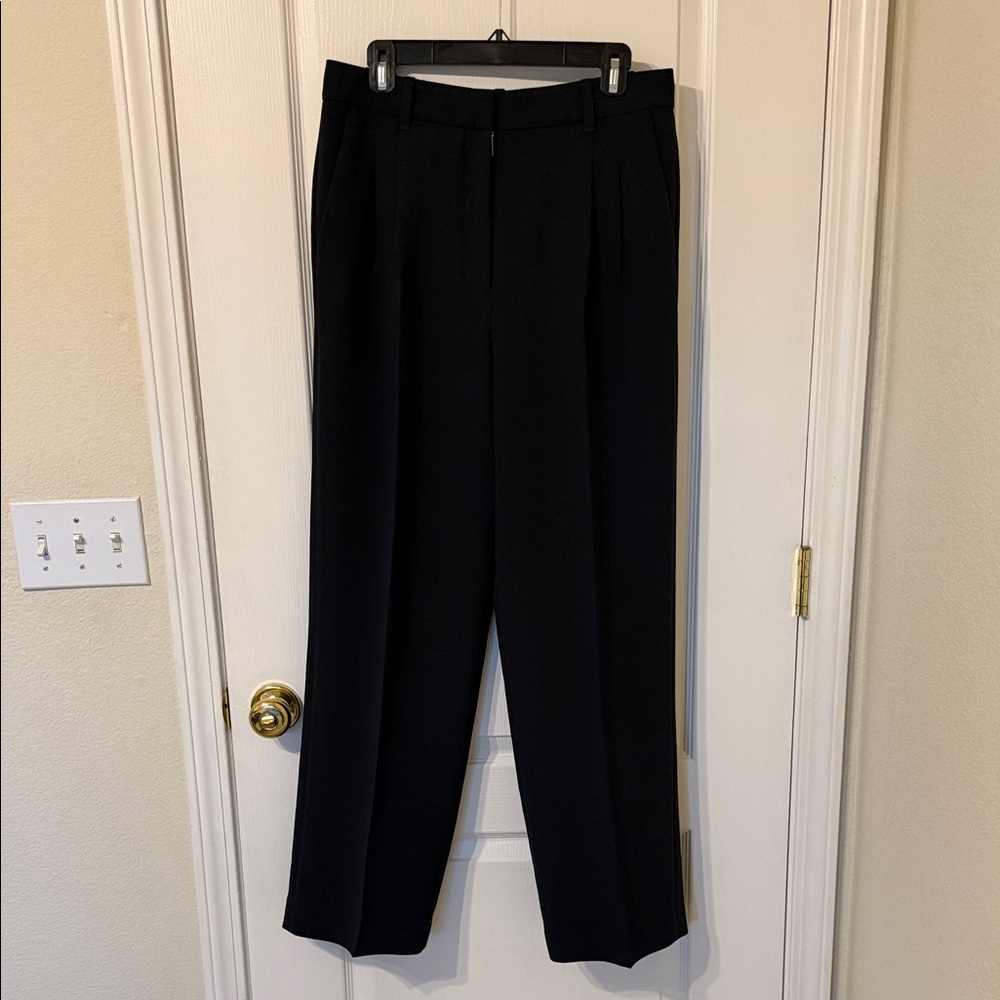 Aritzia Effortless Pant in crepette, dark night navy, size 10, tall length
